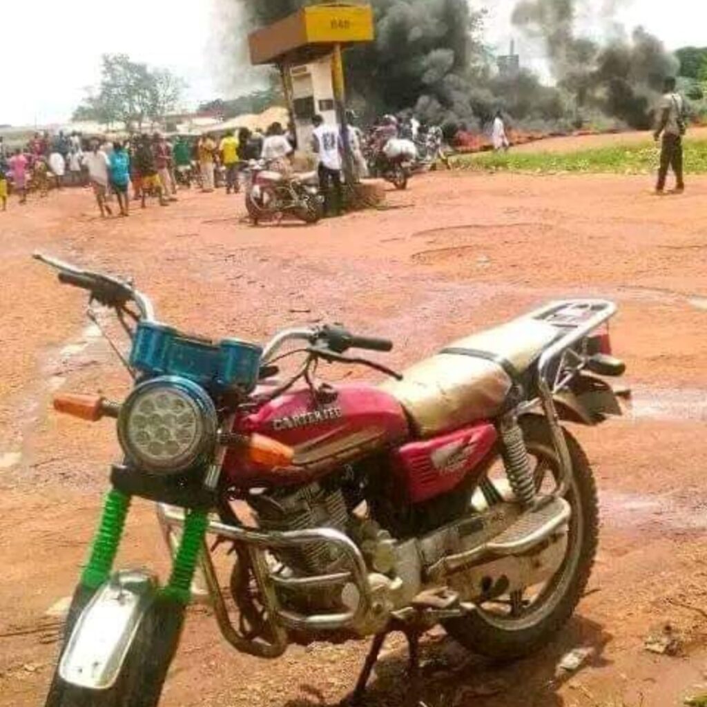 BREAKING: Protest Breaks Out In Benue As Angry Youths Kick Against Police