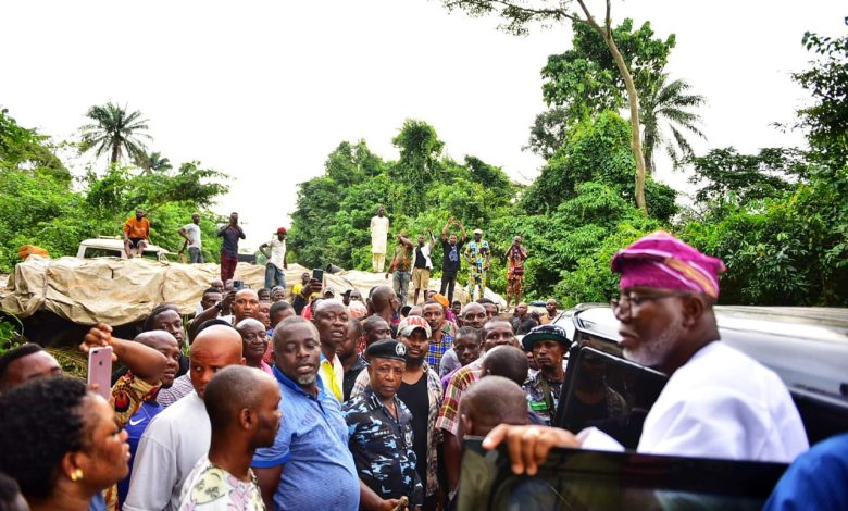 Tension As Youths Stormed APC Secretariat, Demand Sack Of Gov Aiyedatiwa (PHOTO)