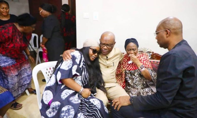 JUST IN: Tears As Wike, Dangote, Minister Visit Wigwe's Parent (PHOTOS)