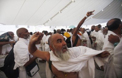 JUST IN: Saudi Stops Pilgrims From Throwing Stones