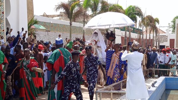 Emir Sanusi, Bayero Display Resumption Of Hostilities In Kano After Court Ruling (PHOTOS)